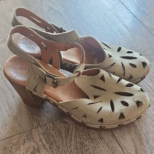 Eric Michael Olive Green Suede Platform Sandals